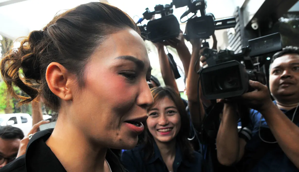 Baik Ayu Dewi dan Syahnaz mengaku menjawab pertanyaan penyidik yang hanya mereka ketahui. (Adrian Putra/Bintang.com)