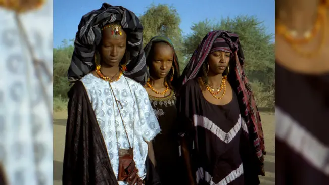 Wanita muda suku Wodaabe. (Sumber Wikimedia Commons)