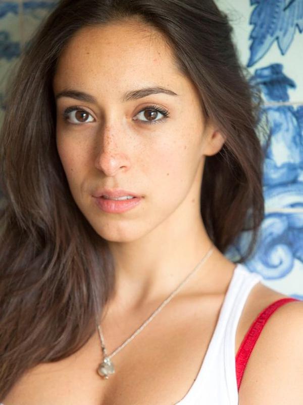 Oona Castilla (sumber: instagram/oona.chaplin)