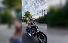 Momen Keseruan Selvi Kitty Naik Moge saat Jalan-jalan di Bali, Penampilannya Mencuri Perhatian