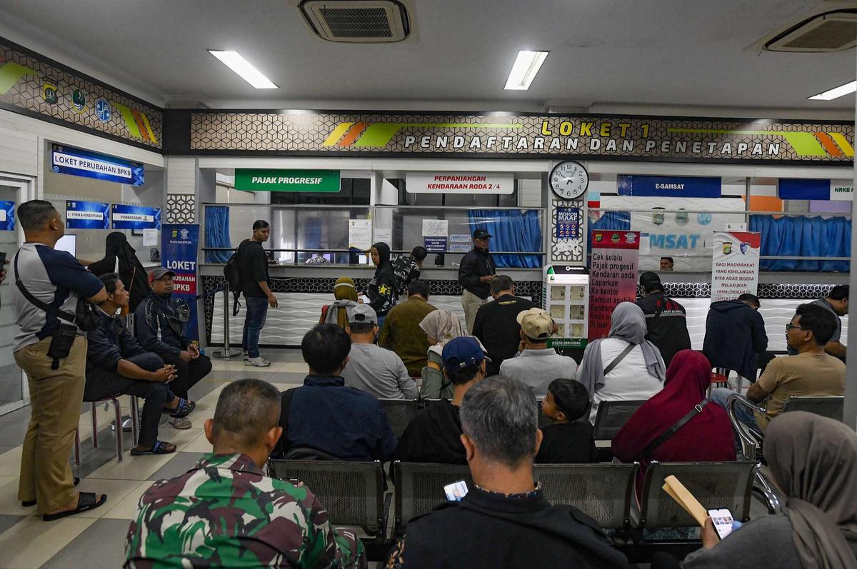 Warga serbu pemutihan pajak kendaraan bermotor