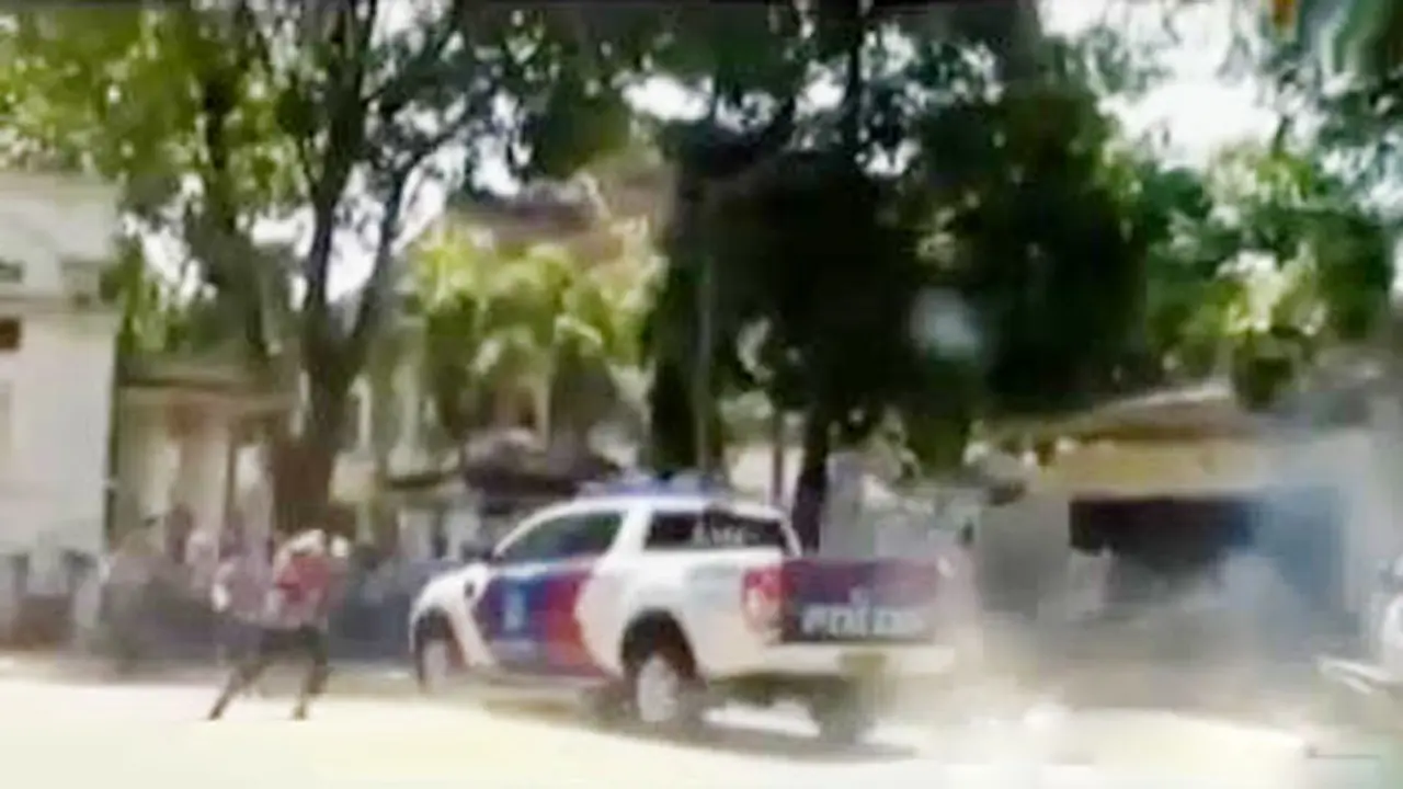 VIDEO: Detik-detik Polisi Bubarkan Konvoi Kelulusan di BoJonegoro