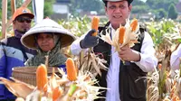 Kepala BNPT Komjen Pol Boy Rafli Amar mnenghadiri panen raya jagung perdana di Turen, Malang. (Ist)