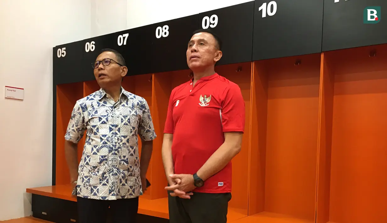 Ketua umum PSSI, Mochamad Iriawan, saat melakukan inspeksi ke Stadion Utama Gelora Bung Karno (SUGBK), Jakarta, Jumat (6/3/2020). Inspeksi tersebut untuk mengecek kesiapan SUGBK menjadi venue Piala Dunia U-20 2021. (Bola.com/Benediktus Gerendo Pradigdo)