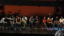 Slank dan para seniman yang terlibat di konser bertajuk "Jakarta Pagi Ini & Slank Musikal", Jakarta, Kamis (18/12/2014). (Liputan6.com/Herman Zakharia)