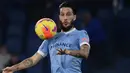 Luis Alberto. Gelandang tengah asal Spanyol berusia 29 tahun yang kini menjalani musim keenamnya bersama Lazio ini kini berbanderol 32 juta euro, mengalami penurunan 8 juta euro dari sebelumnya 40 juta euro. Aksinya di Eropa yang tak sebagus di Liga Italia jadi penyebabnya. (AFP/Filippo Monteforte)