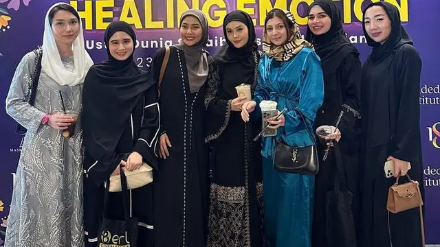 7 Potret Tissa Biani dan Mulan Jameela Hadiri Kajian Ustazah Dunia Shuaib