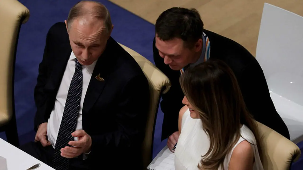 Vladimir Putin dan Melania Trump