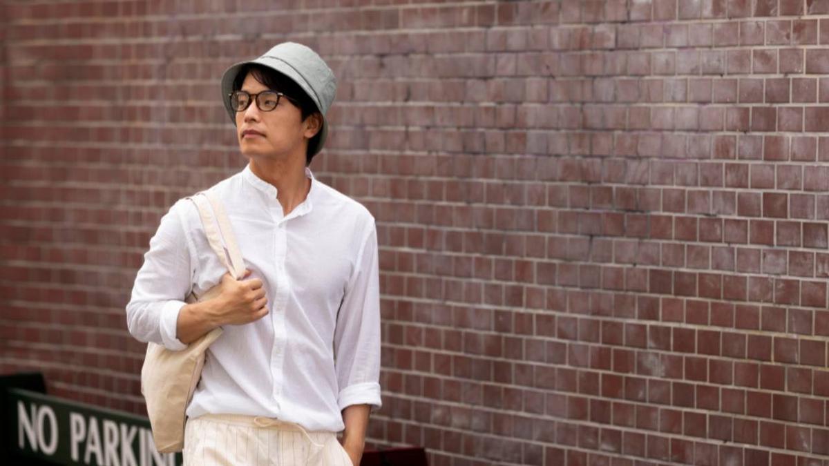 Upgrade Gaya Ramadan, Rekomendasi Kemeja Pria Terbaik Bikin OOTD Buka Bareng Makin Stylish