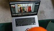 10 Cara Mengenali Kualitas Bahan Baju saat Beli Online Menurut Ahli Fashion