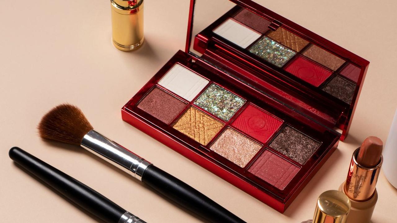 Viral Emak-Emak di-Makeup Jadi Pengantin, Hasilnya Seperti 20 Tahun Lebih Muda