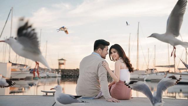 6 Potret Kebersamaan Melisa Hartanto Kontestan Indonesian Idol dan Suami, Romantis