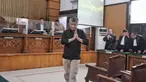 Terdakwa sekaligus mantan Karo Paminal Divisi Propam Polri Hendra Kurniawan usai mengikuti sidang di Pengadilan Jakarta Selatan, Senin (27/2/2023). Hendra divonis dengan pidana penjara selama 3 tahun dan denda Rp20 juta terkait kasus yang melibatkan eks Kadiv Propam Polri Ferdy Sambo. (Liputan6.com/Angga Yuniar)