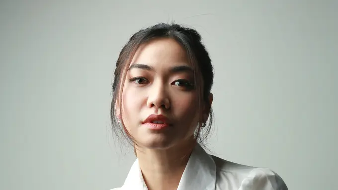 Elma Dae sering kali meng-cover lagu Korea yang sedang ramai di media sosial