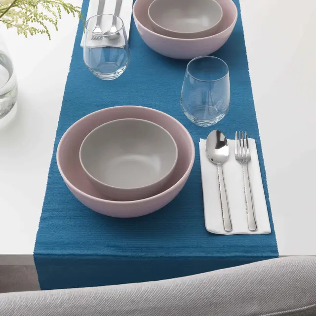 Ciptakan suasana akrab saat bersantap dengan mempercantik meja makan