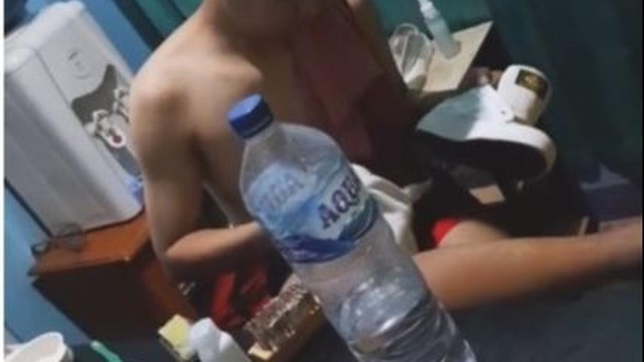 Viral Pria Tetap Semangat Bekerja di Rumah Meski Tengah Sakit Ginjal, Bikin Haru Sang Istri