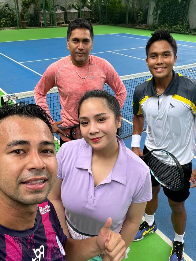 Bakal Tanding Tenis Lawan Desta, Ini 7 Potret Pesiapan Raffi Ahmad