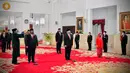 Enam menteri baru Kabinet Indonesia Maju mengikuti pelantikan oleh Presiden Joko Widodo di Istana Negara, Jakarta, Rabu (23/12/2020). Pelantikan tetap menerapkan protokol kesehatan. (Foto: Muchlis Jr - Biro Pers Sekretariat Presiden)