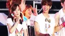 Alasannya adalah, keduanya sama-sama bernaung di bawah SM Entertainment. Taeyeon ada eonnie atau kakak untuk Baekhyun, karena SNSD lebih debut dahulu ketimbang EXO. (Soompi/Bintang.com)