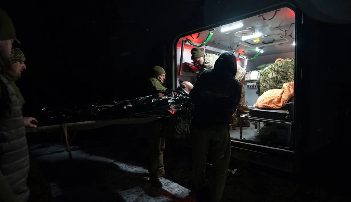 Pihak Ukraina menganggap kerugian di pihaknya sebagai rahasia negara. (AP Photo/Efrem Lukatsky)