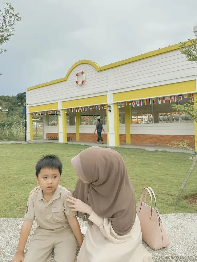 Potret Kebersamaan Larissa Chou dengan Anak Semata Wayang