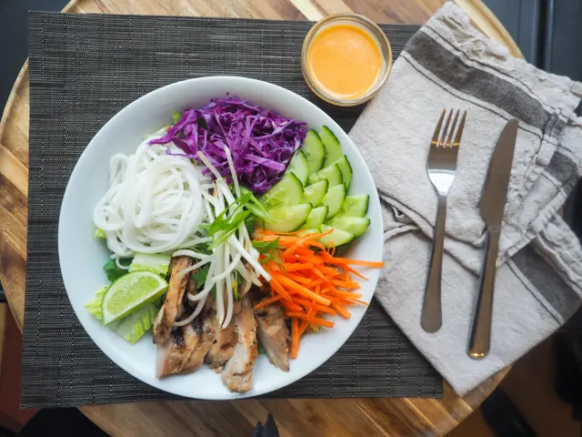 Ilustrasi salad | Jer Chung Jer Chung
