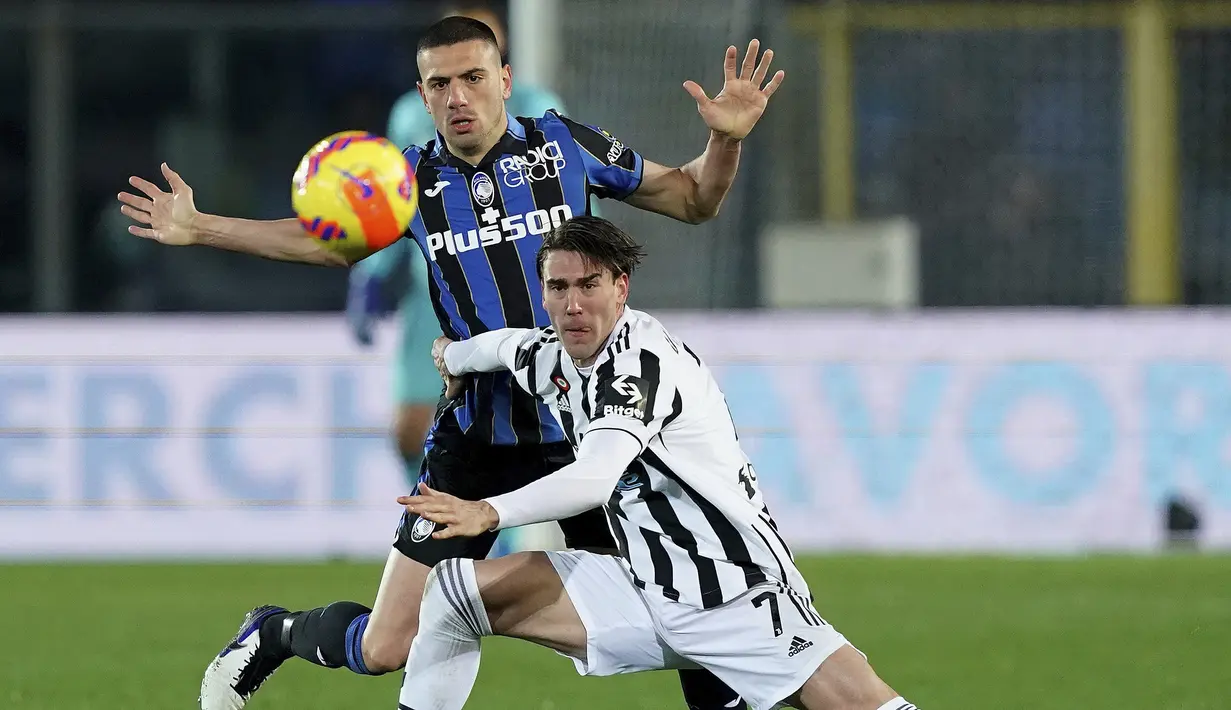 Atalanta unggul lebih dulu lewat tembakan spektakuler yang dilepaskan Ruslan Malinovsky pada menit ke-76. (Spada/LaPresse via AP)