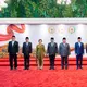 Puan Maharani hadir di Sidang Tahunan MPR 2026 dengan kebaya brokat hijau olive beraksen Sunda, selendang hijau tua, dan kilas balik penampilan hijau di 2025. (@puanmaharaniri)