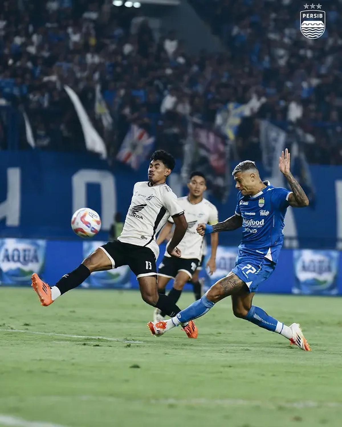 Adam Alis Pede Persib Raih Hasil Positif atas PSIS: Bermodalkan Kemenangan atas PSM