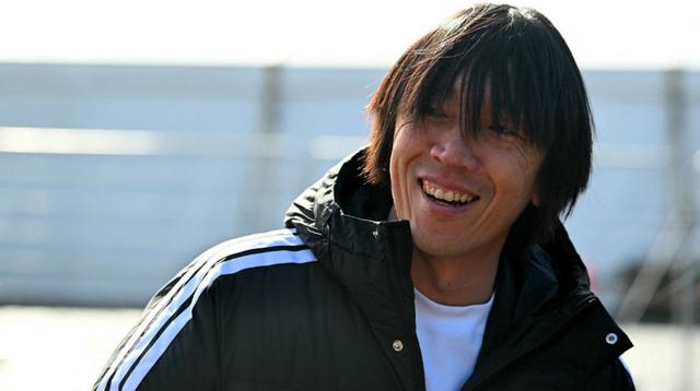 Mantan pemain Celtic asal Jepang, Shunsuke Nakamura, hadir sebagai penonton dalam sesi latihan tim Skotlandia di Hampden Park, Glasgow, pada 27 Maret 2026, menjelang pertandingan persahabatan internasional mereka melawan Jepang. (ANDY BUCHANAN/AFP)