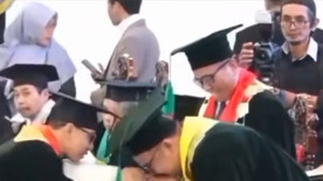 Momen Wisuda