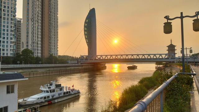 Sungai Qingyi di Jantung Kota Wuhu, Cina (Liputan6.com/Jonathan Pandapotan Purba)