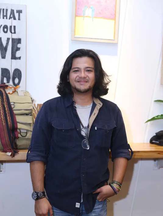 "Berasa bangat sulitnya makan yang gak cocok di lidah kita. Makanan di sana kurang cocok. Hari pertama, kedua, nggak masalah. Tapi lama-lama kangen makanan Indonesia," kenang Ramon Tungka). (Nurwahyunan/Bintang.com)