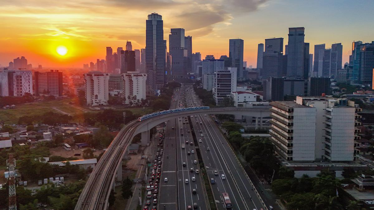 Momen Peringatan HUT ke-80 RI, LRT Jabodebek Layani 78.287 Pengguna