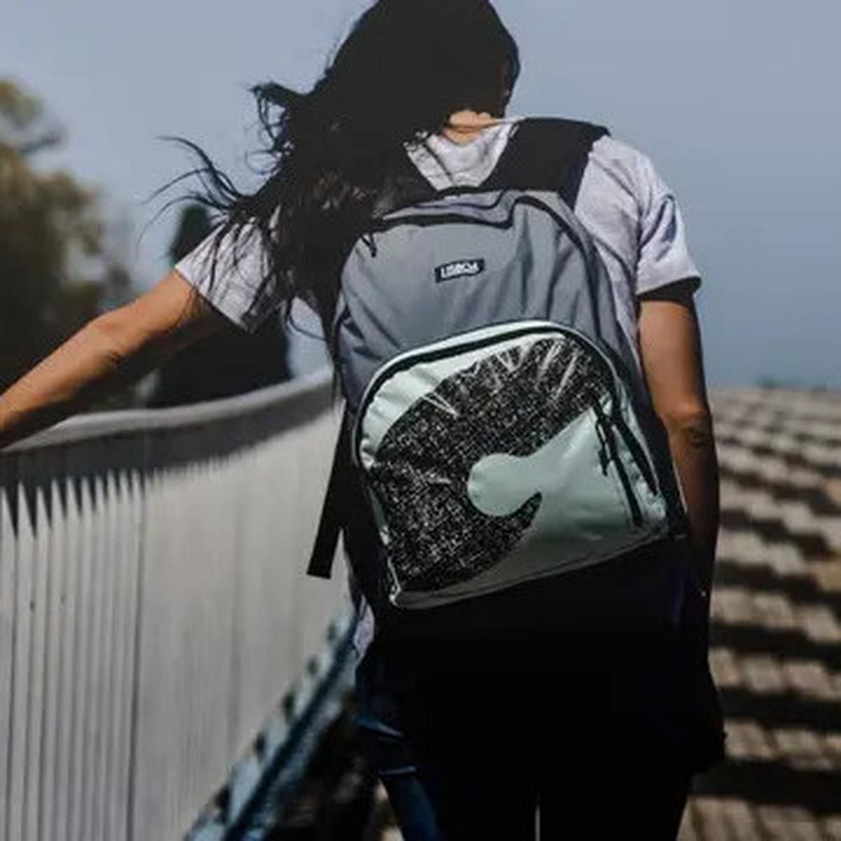 Bawa Tas Berat Tiap Hari Memang Gaya, Tapi Tulang Punggung Bisa Bermasalah, Kok Bisa?