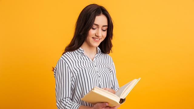 Ilustrasi membaca buku, cerpen