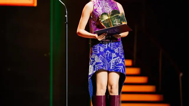 Pesona Widuri Putri dalam Balutan Songket Bali, Bacakan Nominasi di FFI 2025