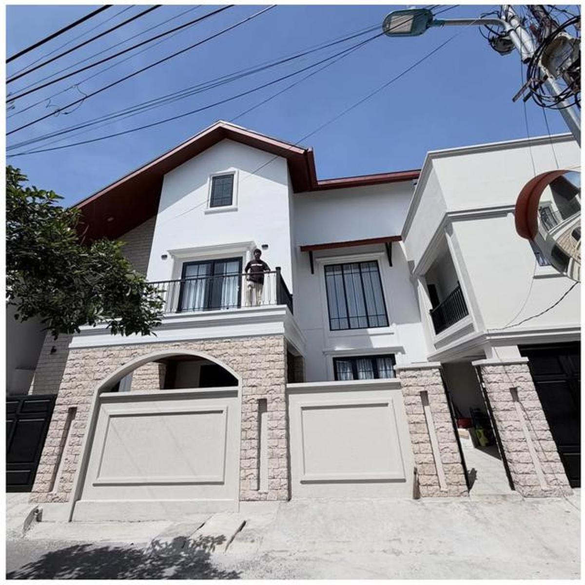 Potret Model Pagar Rumah Baru Rian d'Masiv, Fasad Mewah dengan Aksen Batu Alam