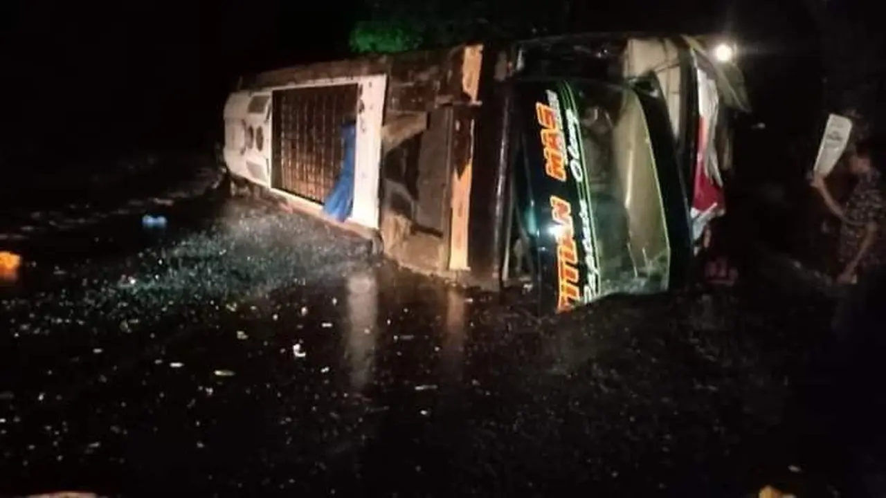 Kecelakaan Bus Malam