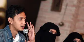 Kesuksesan film Ayat Ayat Cinta tahun 2008 silam, menjadikan beban saat dibuat sekuelnya. Begitu juga dirasakan oleh bintang utama Fedi Nuril. Dalam Ayat Ayat Cinta 2, ia dipasangankan dengan Chelsea Islan. (Deki Prayoga/Bintang.com)