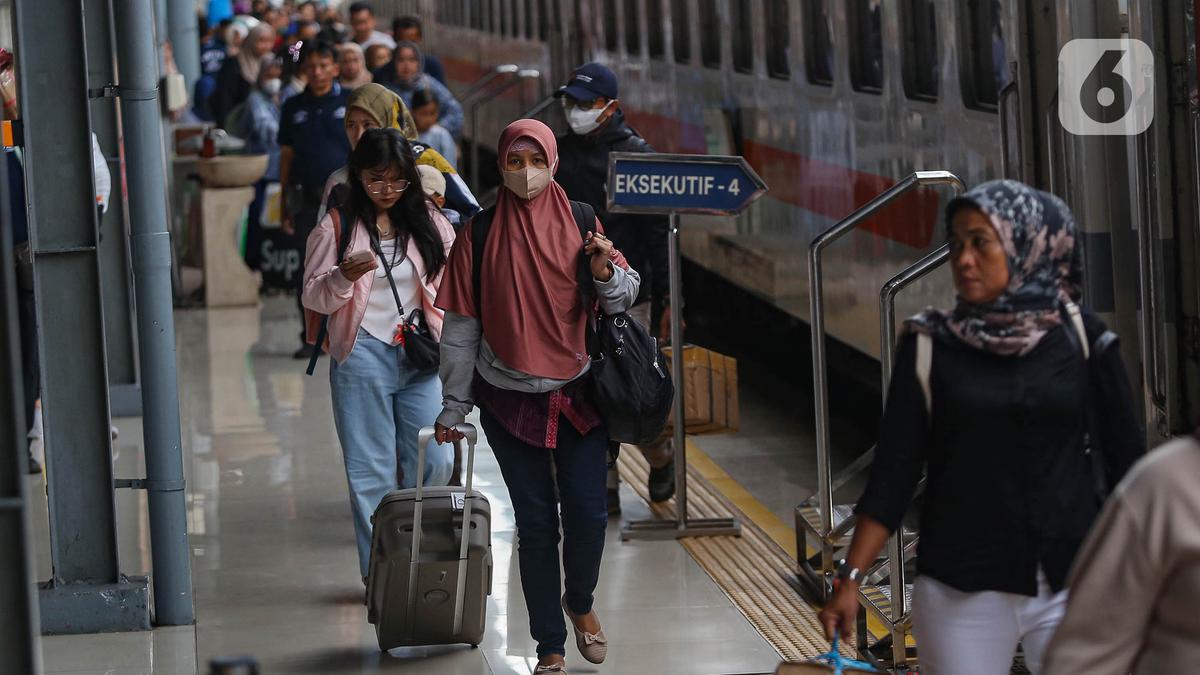 Jadwal Terbaru Kereta Api dari Stasiun Pasar Senen per 1 Februari 2025