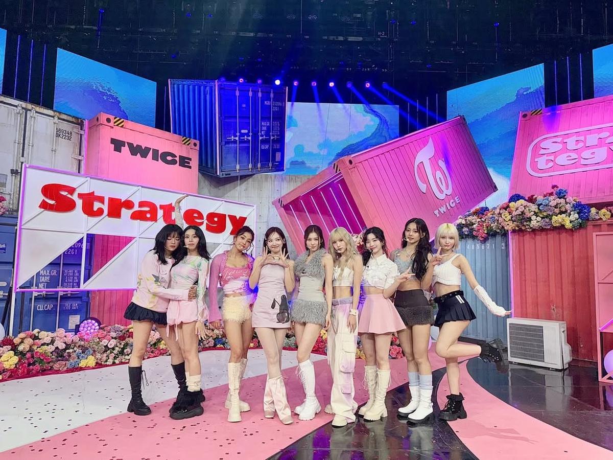 TWICE Bakal Jadi Pengisi Acara Spesial 6 Konser Coldplay di Korea pada April 2025