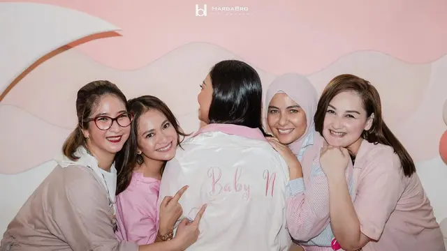 6 Potret Bahagia Baby Shower Nola B3, Siap Sambut Anak Keempat