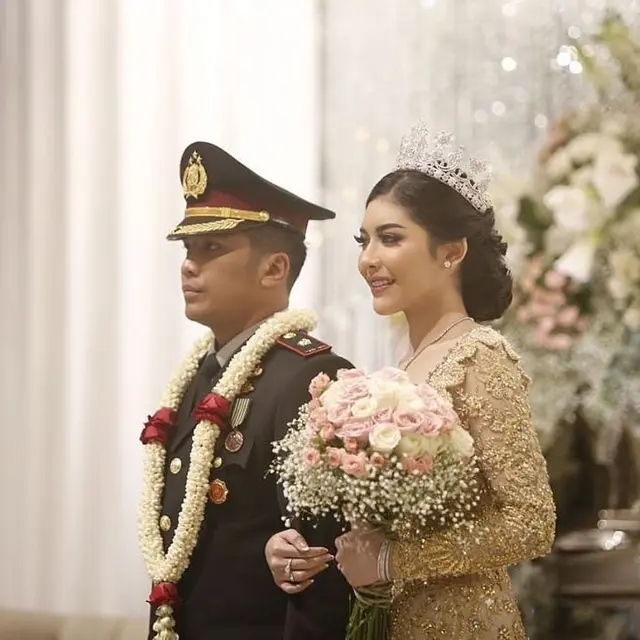 Prosesi pedang pora Rica Andriani dan Kompol Fahrul Sudiana
