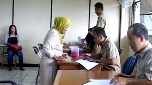 [VIDEO] Warga Waduk Ria Rio Antre Nomor Undian Rusun