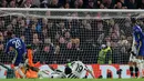 4-0. Kemenangan 4-0 Chelsea atas tamunya Juventus ini terjadi di matchday ke-5 Grup H Liga Champions musim 2021/2022, 23 November 2021. Keempat gol Chelsea dicetak oleh empat pemain berbeda, Trevoh Chalobah, Reece James, Callum Hudson-Odoi dan ditutup oleh gol Timo Werner. (AFP/Adrian Dennis)
