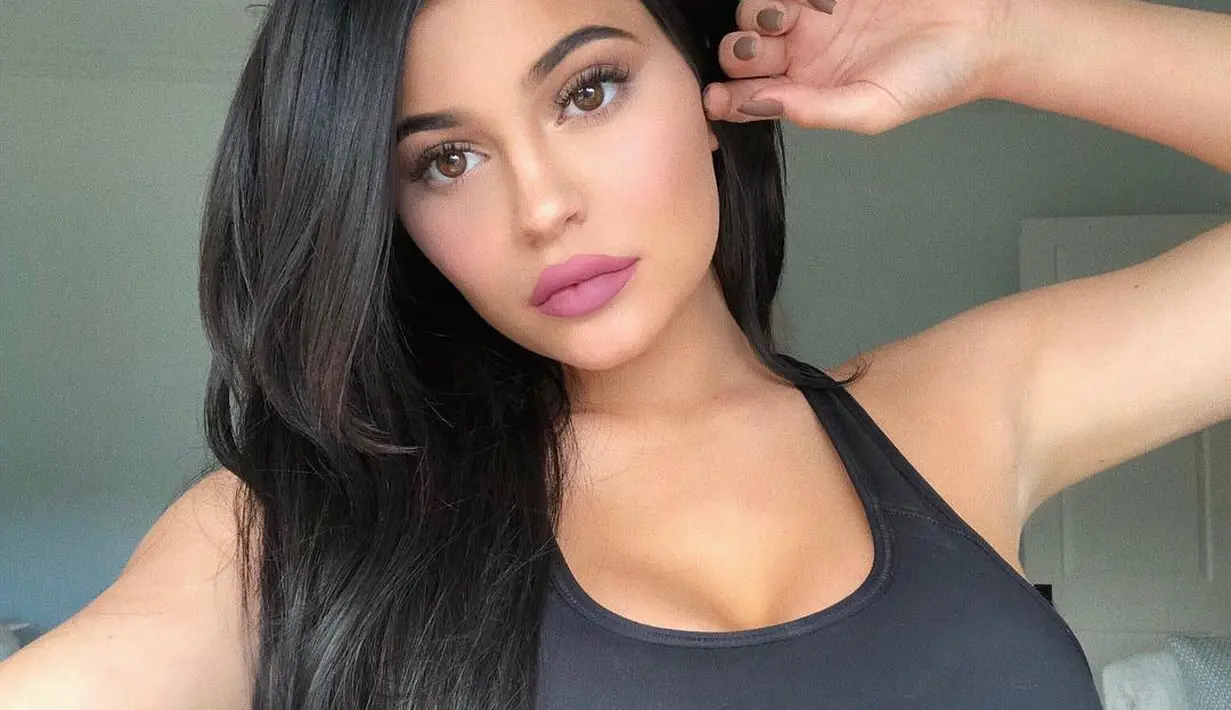 Kylie Jenner memang terkenal sebagai selebriti yang tak enggan untuk memamerkan keseksian tubuhnya. (instagram/kyliejenner)