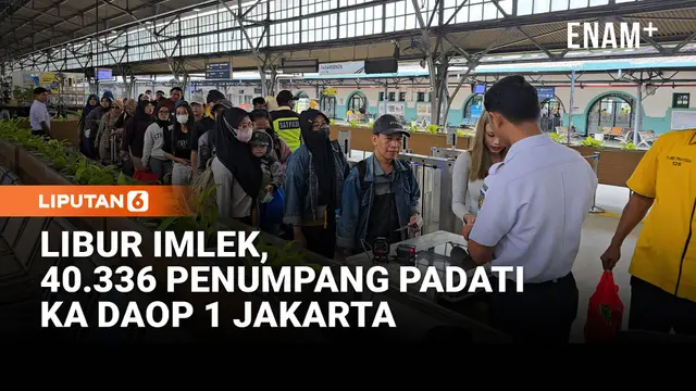 Libur Imlek, Suasana Padat Warnai Stasiun KA Daop 1 Jakarta
