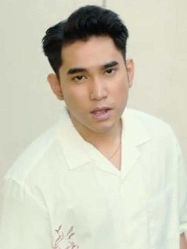 Di bawah naungan Sony Music, Jesenn merilis single Bukan Pilihan.