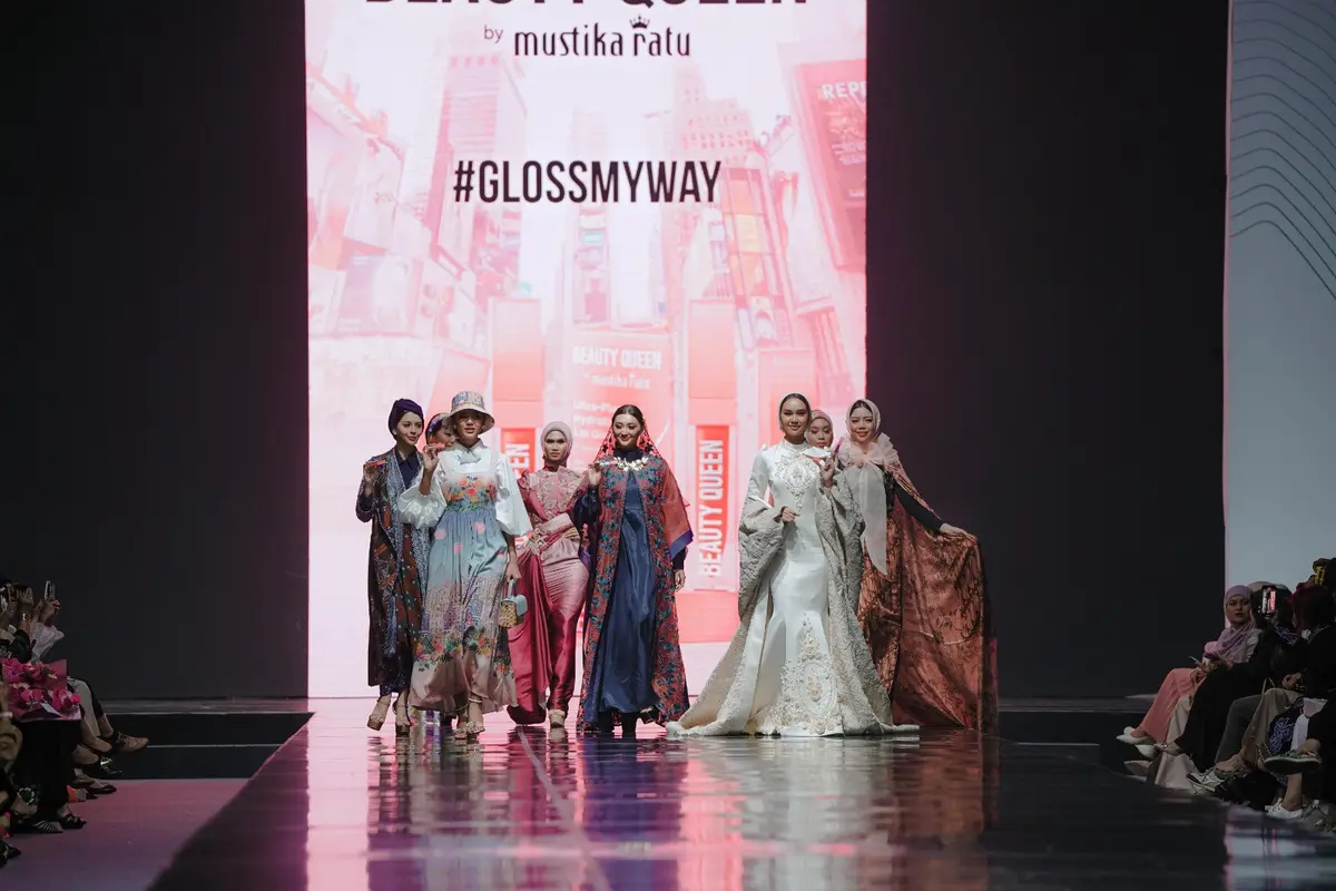 Tampilan Bibir Sehat dengan Warna Intens Jadi Tren Kosmetik Halal di Jakarta Muslim Fashion Week 2024